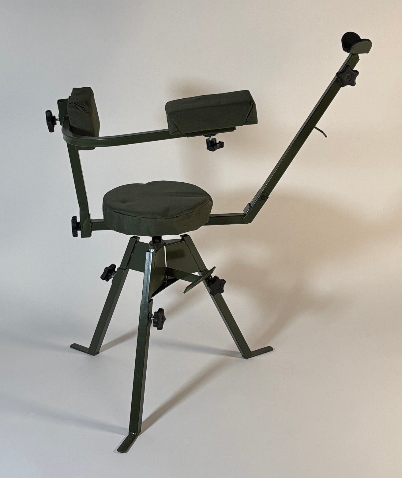 Jagdsitz mit Gewehrauflage