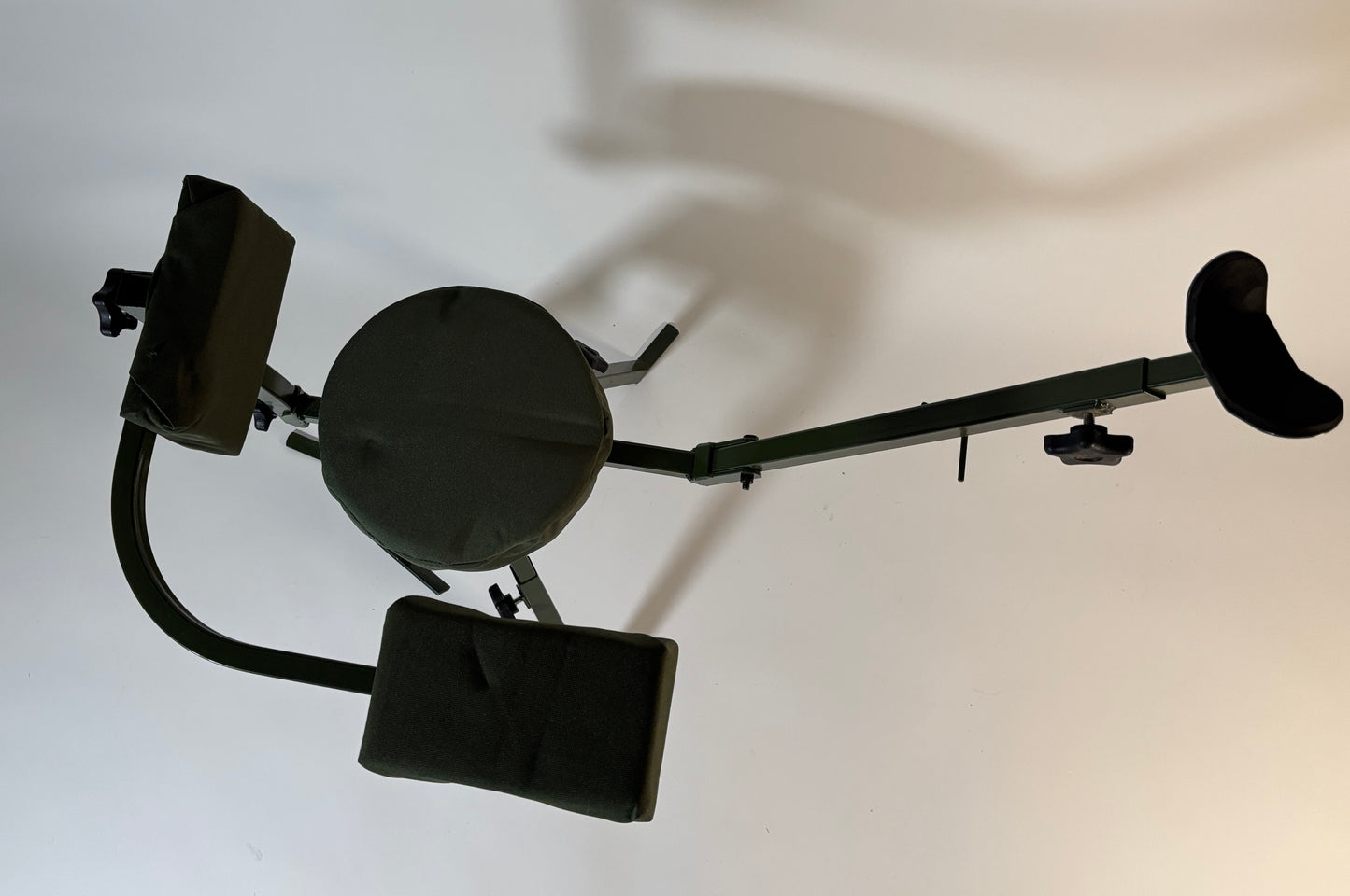 Jagdsitz mit Gewehrauflage